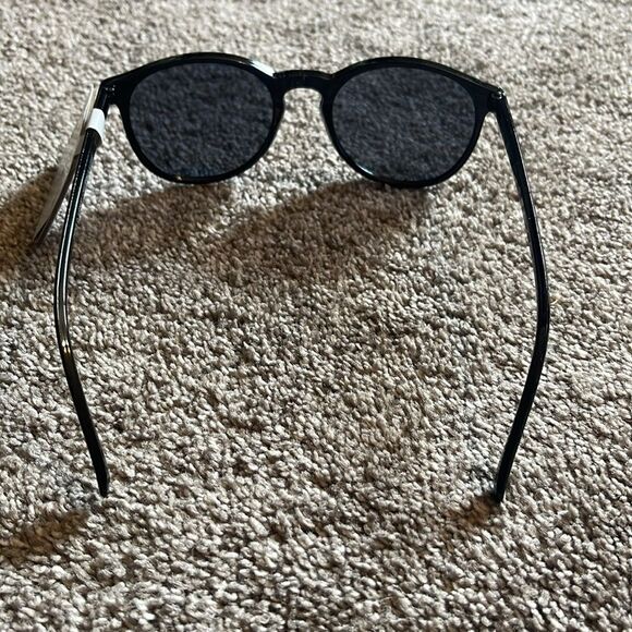 NWT Black West Loop Sunglasses Black Lenses 100% UVA Lens Protection - Picture 3 of 5